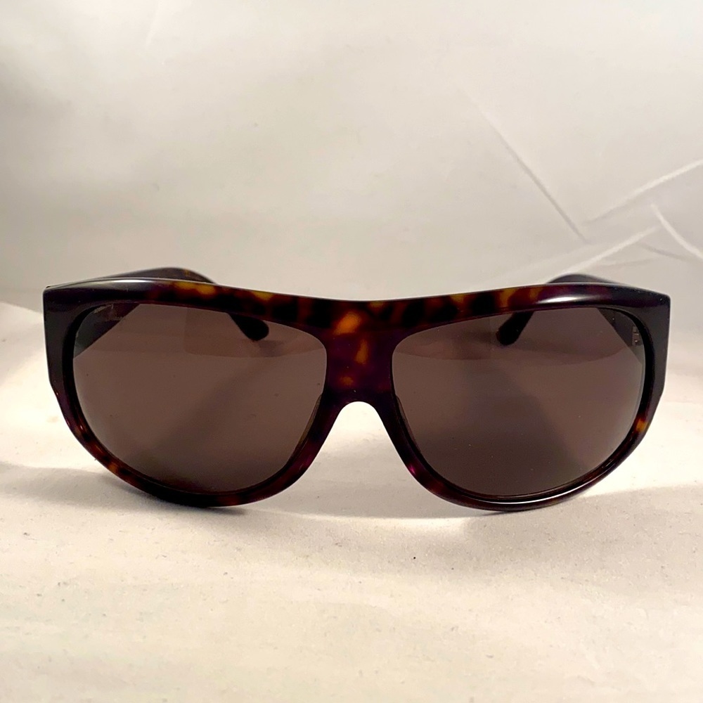 Ferragamo Vintage sunglasses. Model 2116. Tortoise